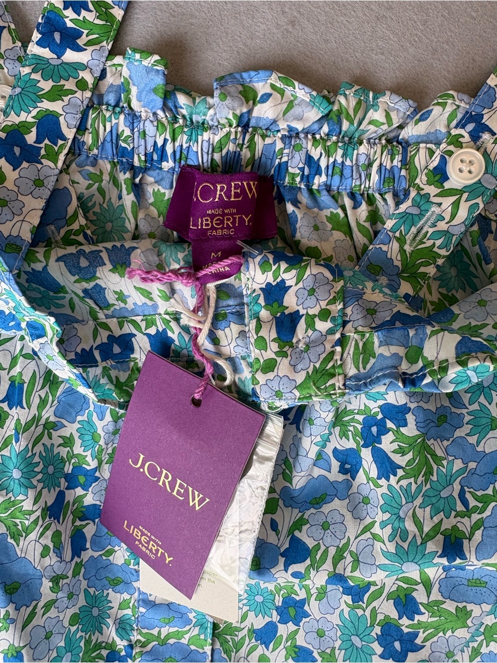 NWT J.Crew Organic
Cotton Smocked Button Front
Liberty Print Tank Top sz M - Picture 5 of 12